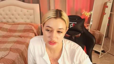 Melany online show from October 2025 04:28:01 PM