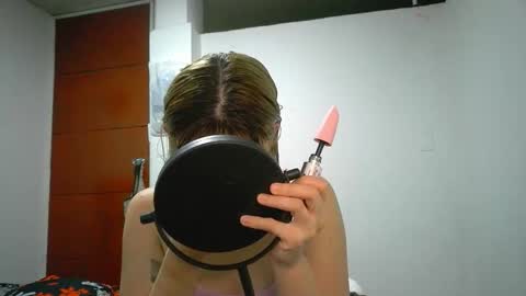 Mia-foster online show from April 2026 12:43:02 AM