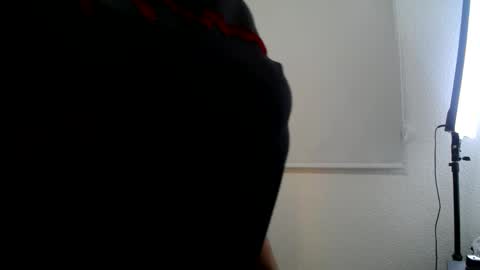  Mia  online show from December 2025 12:43:01 PM