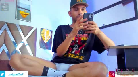 Snapshot of _miguel7w7 chatting on January 2026 07:06:01 PM miguel tomorrow from 200 pm Colombia to 1000 pm online show from January 2026 07:06:01 PM