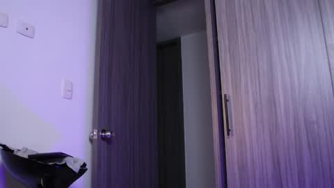 Snapshot of _mikestone chatting on November 2025 10:51:02 AM soy mike online show from November 2025 10:51:02 AM