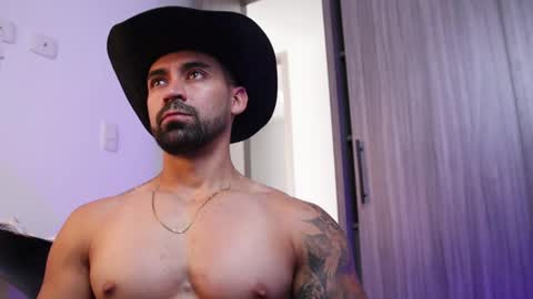 Snapshot of _mikestone chatting on December 2025 01:49:02 PM soy mike online show from December 2025 01:49:02 PM