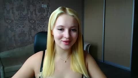 Snapshot of _mila_la_ chatting on March 2026 01:07:02 PM Melanie online show from March 2026 01:07:02 PM