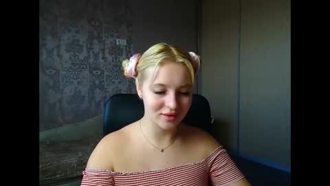 Snapshot of _mila_la_ chatting on March 2026 11:49:02 AM Melanie online show from March 2026 11:49:02 AM
