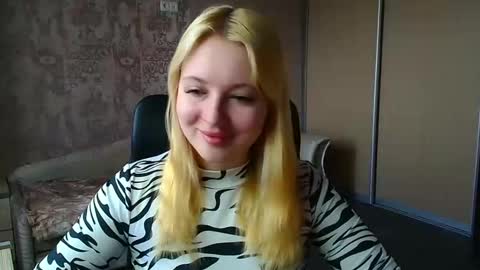 Snapshot of _mila_la_ chatting on March 2026 12:00:01 PM Melanie online show from March 2026 12:00:01 PM