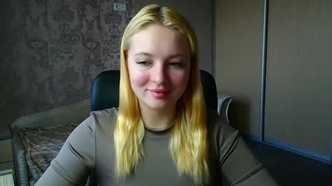 Snapshot of _mila_la_ chatting on March 2026 11:10:01 AM Melanie online show from March 2026 11:10:01 AM