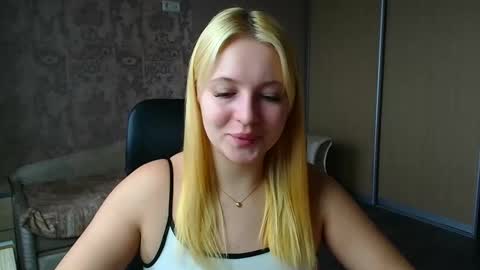 Snapshot of _mila_la_ chatting on March 2026 12:49:01 PM Melanie online show from March 2026 12:49:01 PM