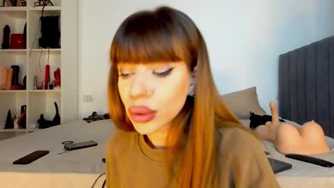 Snapshot of _milagoddess chatting on October 2025 05:52:01 PM AstrideVonTeese online show from October 2025 05:52:01 PM