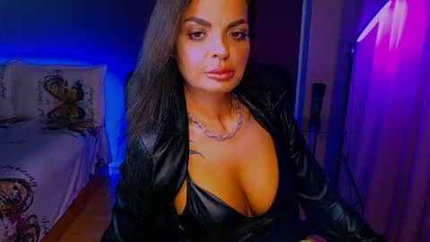 Snapshot of _milani_ chatting on May 2026 05:32:01 PM Milani online show from May 2026 05:32:01 PM