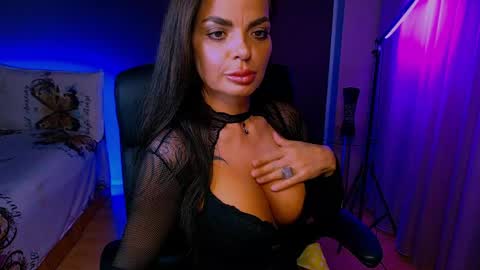 Snapshot of _milani_ chatting on May 2026 05:21:02 PM Milani online show from May 2026 05:21:02 PM