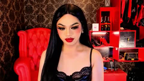 Raven Strauss online show from September 2025 05:23:01 PM