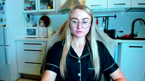 Eva online show from November 2025 08:57:01 PM