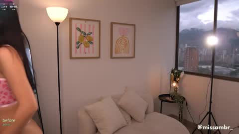 Snapshot of _missamber chatting on December 2025 10:05:01 PM Vale online show from December 2025 10:05:01 PM