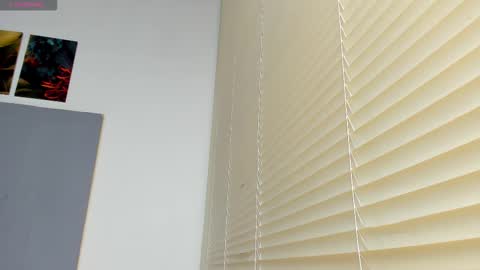 Snapshot of _molly_rosse_ chatting on October 2025 12:20:01 PM _molly_rosse_ online show from October 2025 12:20:01 PM