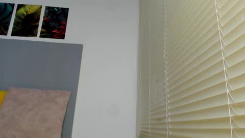 Snapshot of _molly_rosse_ chatting on November 2025 11:44:01 AM _molly_rosse_ online show from November 2025 11:44:01 AM