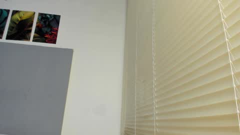 Snapshot of _molly_rosse_ chatting on December 2025 12:10:01 PM _molly_rosse_ online show from December 2025 12:10:01 PM