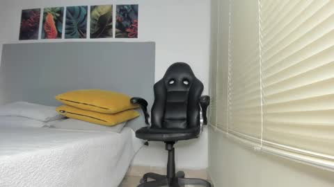 Snapshot of _molly_rosse_ chatting on February 2026 11:47:02 AM _molly_rosse_ online show from February 2026 11:47:02 AM