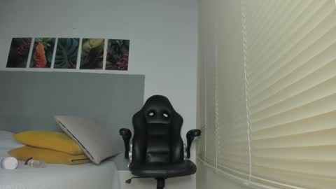 Snapshot of _molly_rosse_ chatting on February 2026 12:02:02 PM _molly_rosse_ online show from February 2026 12:02:02 PM