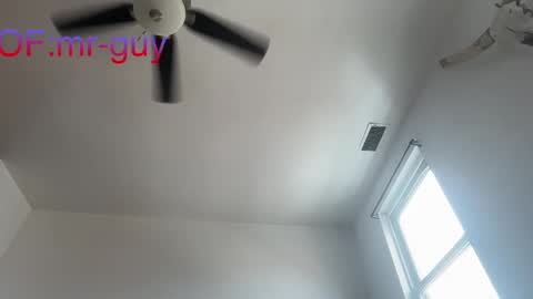 _mrguy_ online show from September 2025 04:45:01 PM