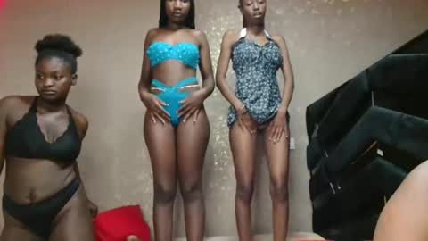 Snapshot of _myrah chatting on November 2025 04:16:02 PM Myrah online show from November 2025 04:16:02 PM