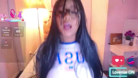 nahomi  online show from November 2025 12:33:01 AM