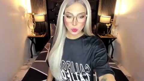 _natashacooper_ online show from July 2026 05:44:02 PM