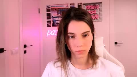 Nika online show from March 2026 06:12:01 PM