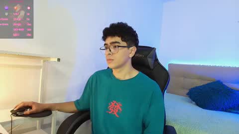 Nicolas online show from November 2025 03:12:02 AM