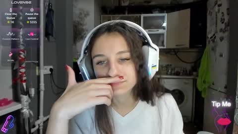 Nika online show from December 2025 06:03:02 PM