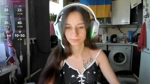 Snapshot of _nika_kik chatting on June 2026 05:00:01 AM Nika online show from June 2026 05:00:01 AM