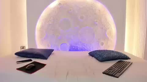 Noah online show from September 2025 07:58:02 PM