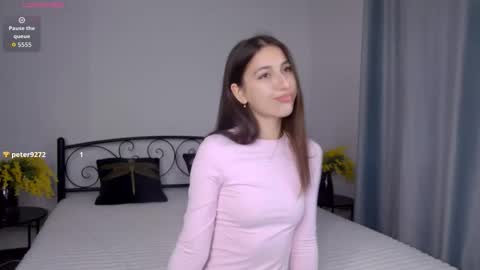 Vivian online show from November 2025 02:27:02 PM