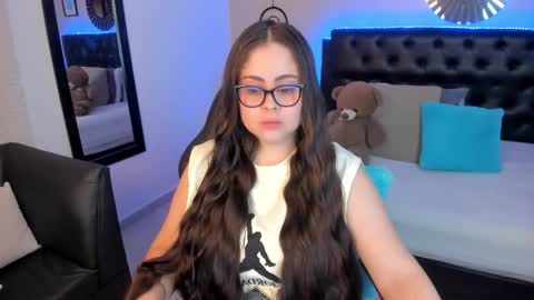 Olivia jones online show from March 2026 12:08:01 PM