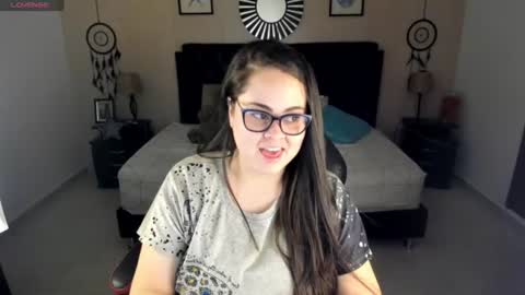 Olivia jones online show from June 2026 12:25:01 PM