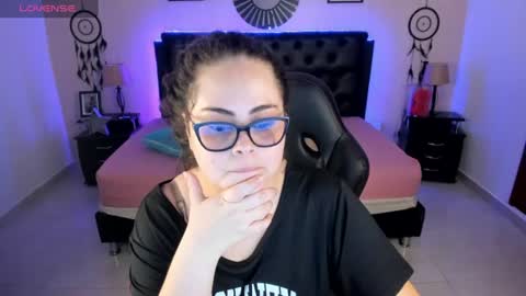 Olivia jones online show from June 2026 02:39:02 PM