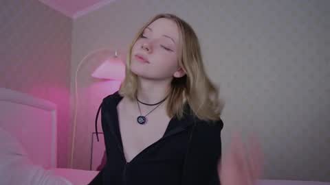 Snapshot of _penisflytrap_ chatting on March 2026 04:12:02 PM Viktoria online show from March 2026 04:12:02 PM