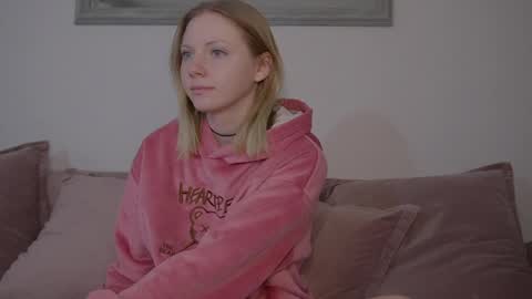 Snapshot of _penisflytrap_ chatting on May 2026 08:19:01 AM Viktoria online show from May 2026 08:19:01 AM