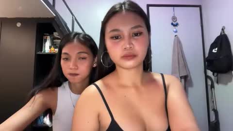 _petitechloe online show from April 2026 07:37:01 PM