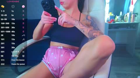 Ilona online show from October 2025 09:11:04 AM