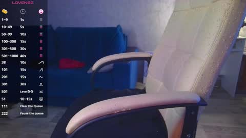 Ilona online show from November 2025 08:39:02 AM