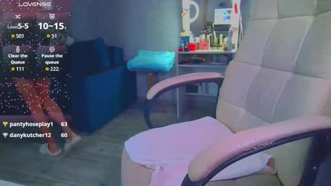 Ilona online show from February 2026 08:00:02 AM