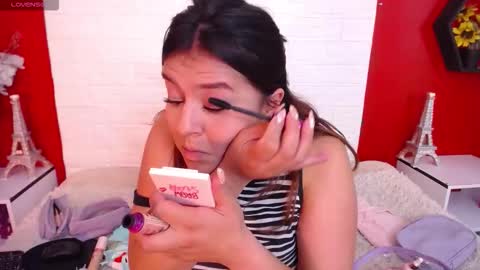 Laura online show from October 2025 11:05:02 PM