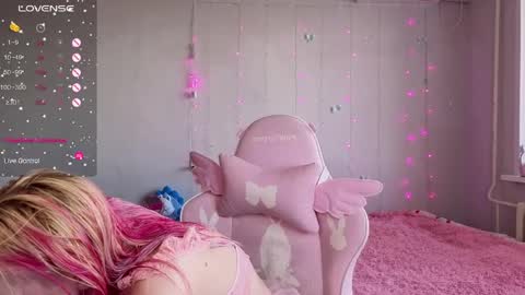 Ellie and Nika online show from May 2026 12:10:01 PM