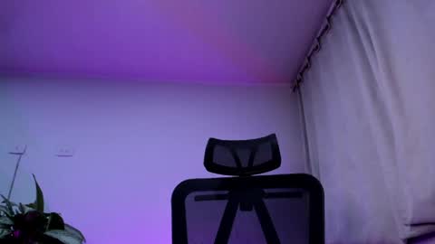 Snapshot of _purplecherry_ chatting on June 2026 01:28:02 AM Cherr online show from June 2026 01:28:02 AM