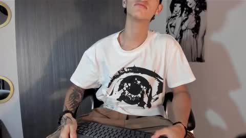 Snapshot of _realwav chatting on November 2025 06:07:01 PM wav online show from November 2025 06:07:01 PM