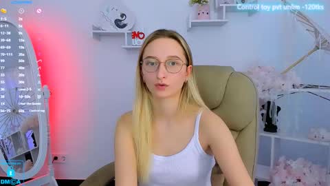 Snapshot of _ri_na_ chatting on February 2025 09:43:02 AM I am Rina online show from February 2025 09:43:02 AM