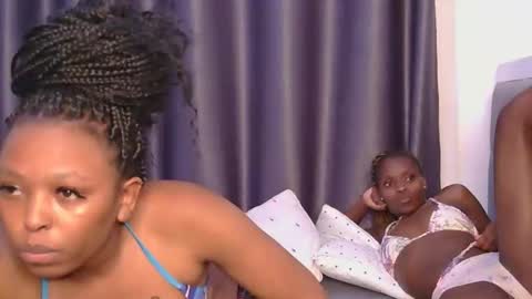 Snapshot of _roxxana chatting on November 2025 06:08:01 PM Roxxana online show from November 2025 06:08:01 PM