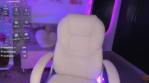 Snapshot of _sabrinamoon chatting on January 2025 08:26:02 PM online show from January 2025 08:26:02 PM