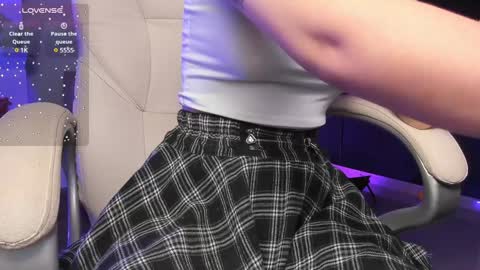 Snapshot of _sabrinamoon chatting on January 2025 12:00:01 PM online show from January 2025 12:00:01 PM