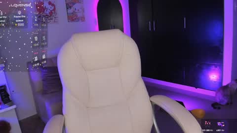 Snapshot of _sabrinamoon chatting on January 2025 01:12:02 PM online show from January 2025 01:12:02 PM